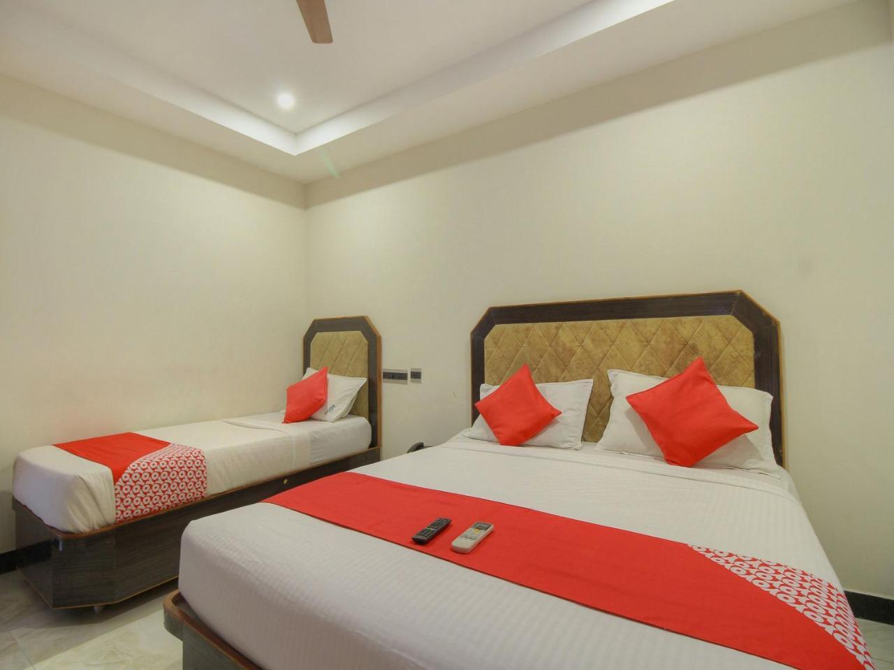 Oyo 15948 Hotel Srees Tiruchirappalli Екстериор снимка