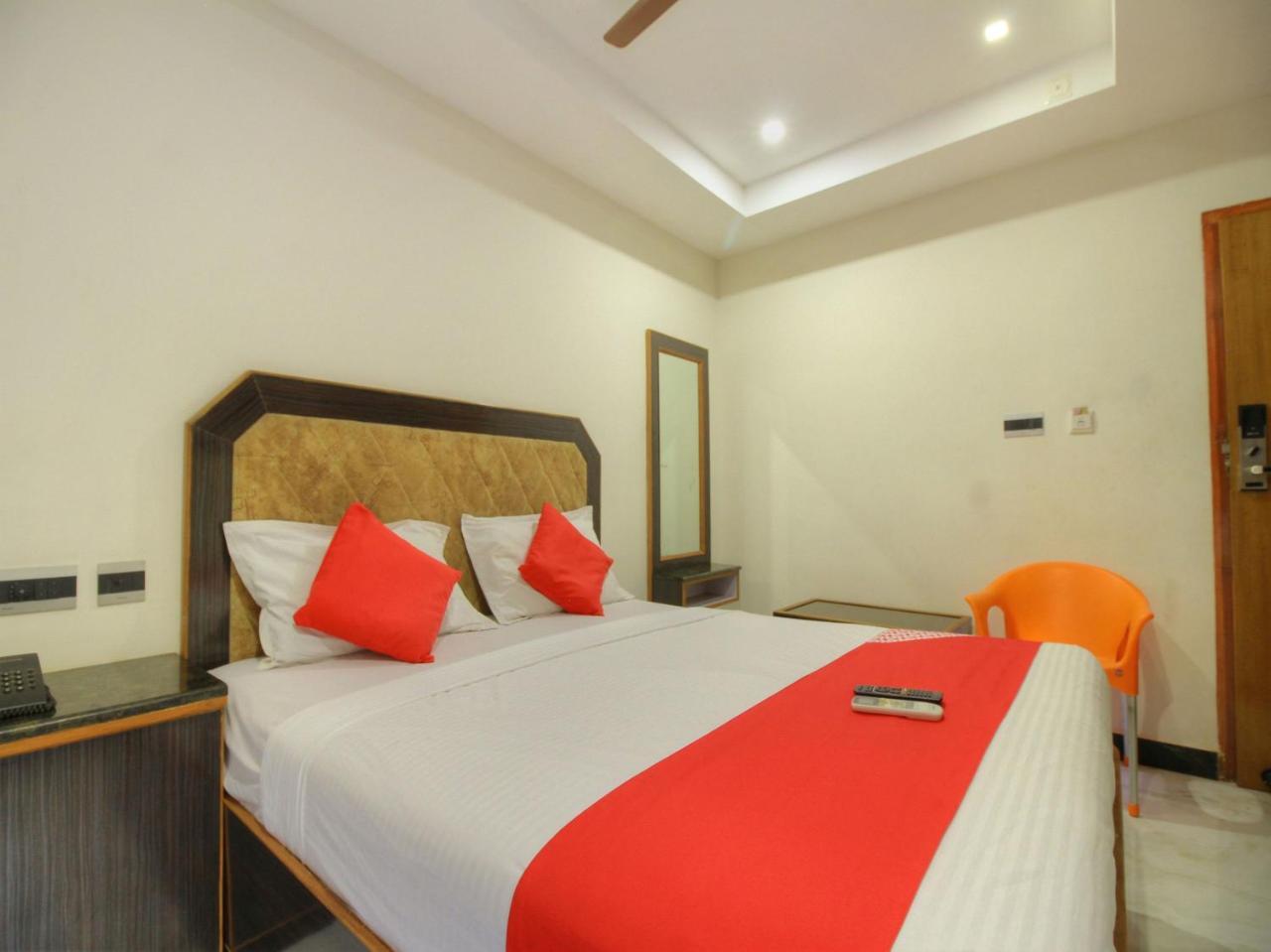 Oyo 15948 Hotel Srees Tiruchirappalli Екстериор снимка