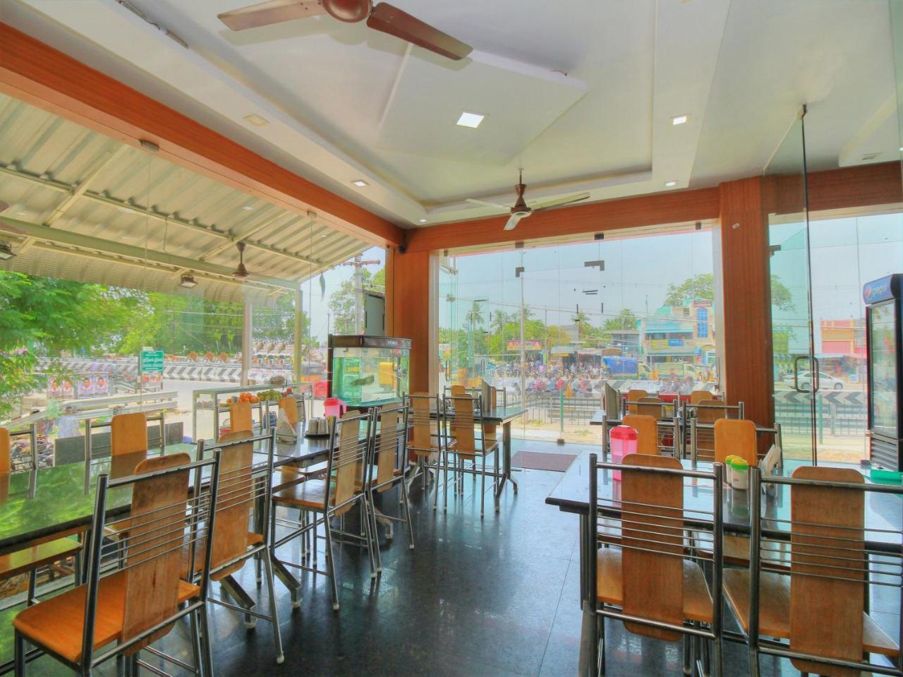 Oyo 15948 Hotel Srees Tiruchirappalli Екстериор снимка