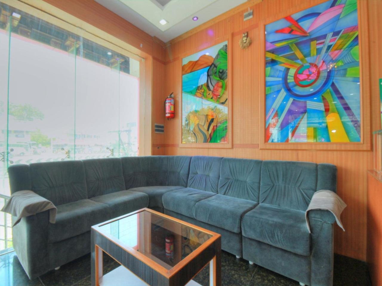 Oyo 15948 Hotel Srees Tiruchirappalli Екстериор снимка