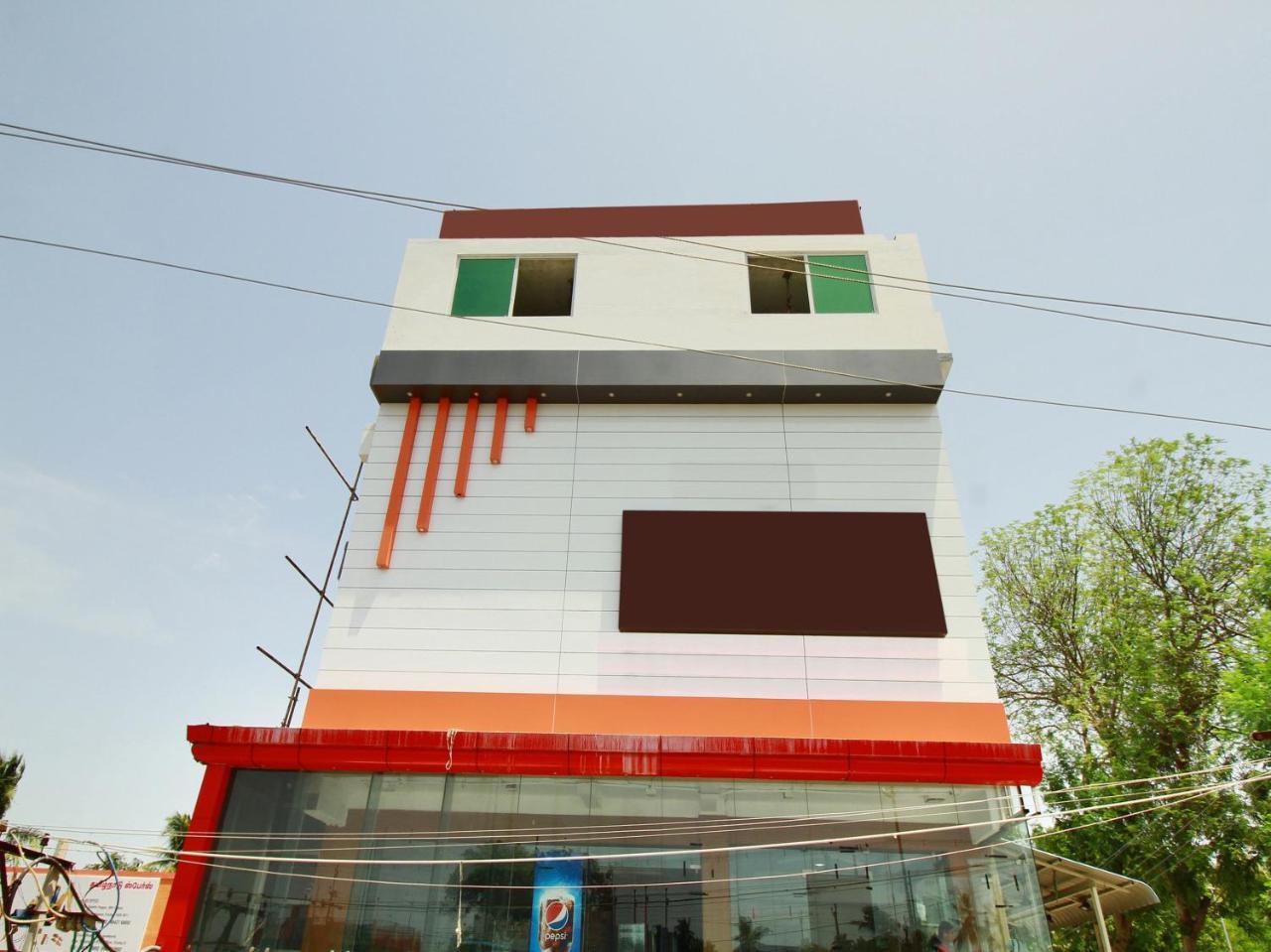 Oyo 15948 Hotel Srees Tiruchirappalli Екстериор снимка