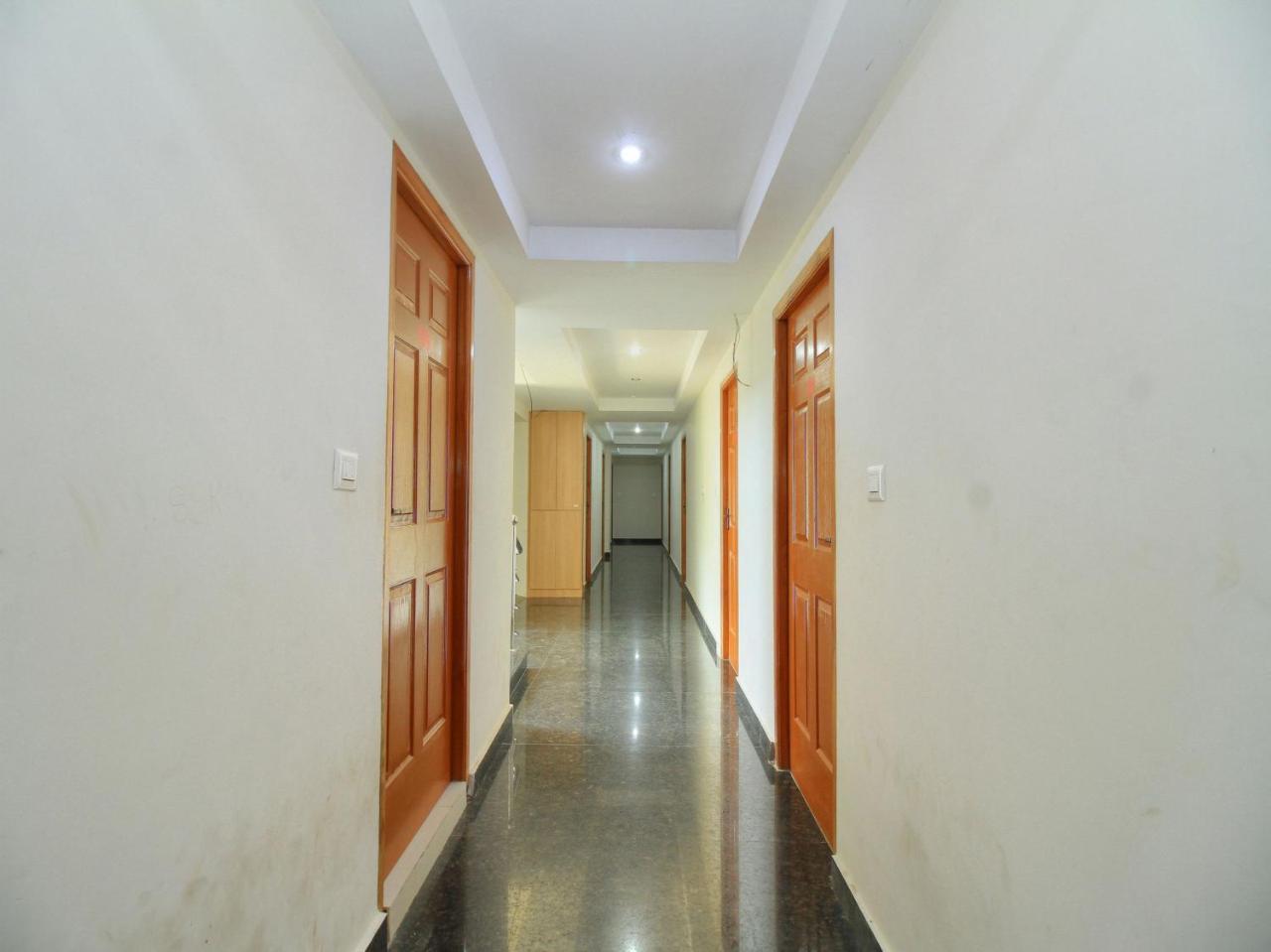 Oyo 15948 Hotel Srees Tiruchirappalli Екстериор снимка